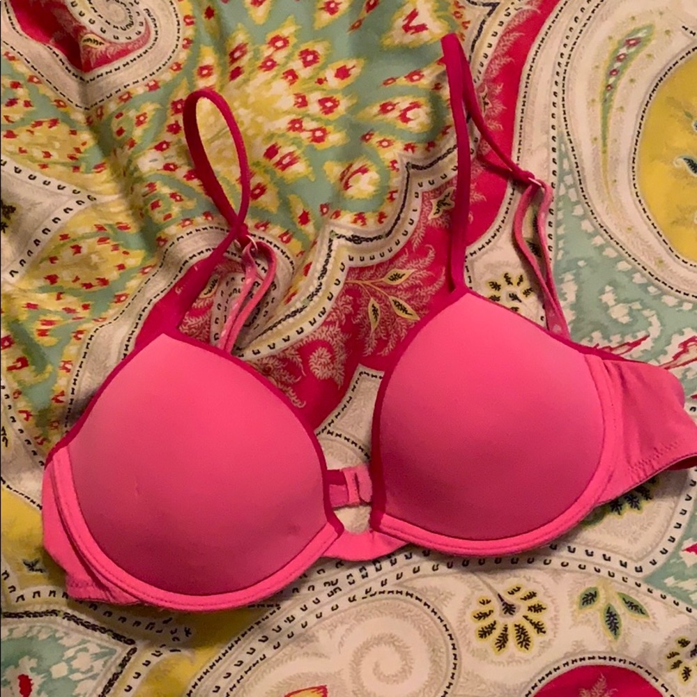 32B Victoria’s Secret PINK T-shirt bra